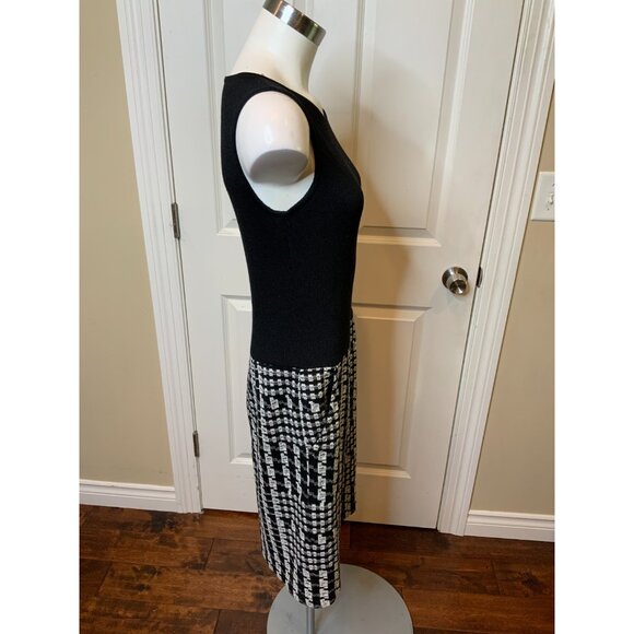 St. John Black & White Houndstooth Sleeveless Wool Pencil Dress, Size 6 (US) - Picture 4 of 8
